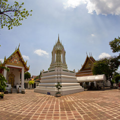 Fototapeta premium Temple spiers wat phra kaeo