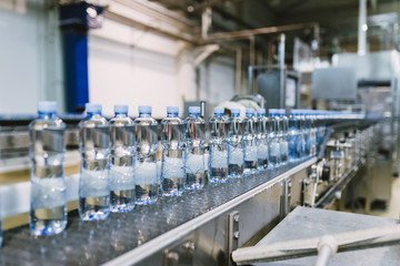 Water factory - Water bottling line for processing and bottling pure mineral carbonated water into bottles. 