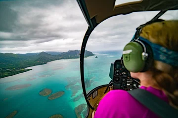 Fototapeten An Open Door Helicopter Tour of Oahu, Hawaii © Stephen