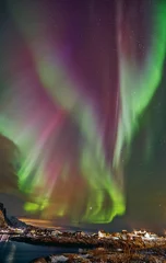 Crédence de cuisine en verre imprimé Reinefjorden Aurora borealis (Polar lights) over the Reinefjorden - Raine, Lofoten islands, Norway