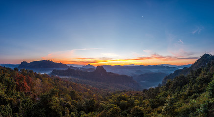 Fototapeta na wymiar Panorama beautiful lanscape of mountain and wild in the twilight.