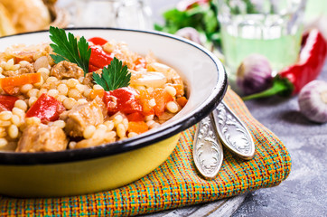 Pasta with vegetables and meat