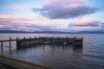 Obraz premium Lake Tahoe at sunset