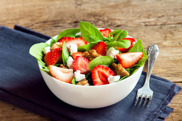 Strawberry and spinach salad