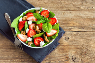 Strawberry and spinach salad