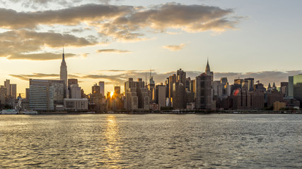 Fototapeta na wymiar New York City Golden Sunset