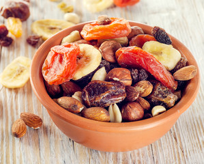 Mix nuts and dried fruits