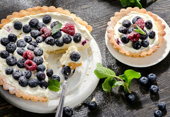 Cheesecakes with fresh blueberries.