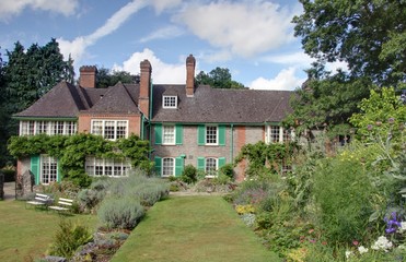 Fototapeta na wymiar maison de campagne (cottage) dans le kent en Angleterre