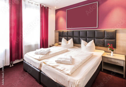 "Rotes Schlafzimmer" Stockfotos und lizenzfreie Bilder auf Fotolia.com