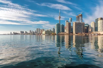 Fotobehang Prachtige skyline van Toronto met CN Tower over het meer van Ontario. Canada. © lucky-photo