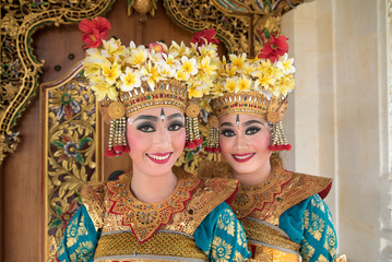 balinese legong dancers at the door