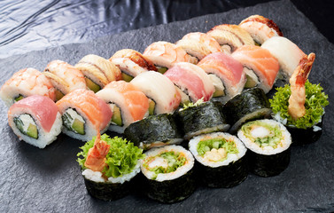  fusion sushi on black stone