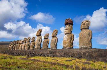 Moais statues, ahu Tongariki, easter island © daboost