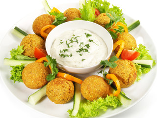 Falafel mit Joghurt-Dip