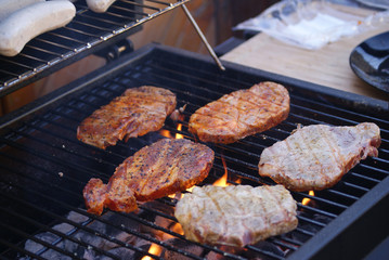 Steaks auf dem Grill