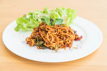 spaghetti pork with tomatoes sauce