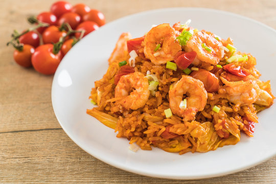 fried rice with korea spicy sauce and shrimps