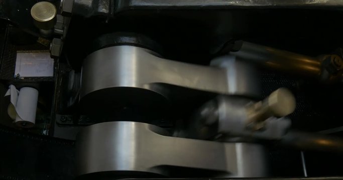Steam engine crankshaft and connecting rod