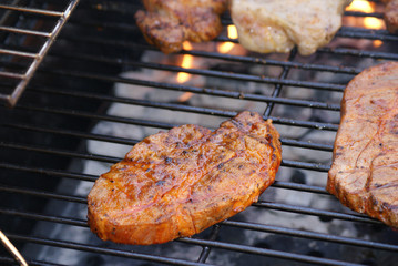 Steaks auf dem Grill