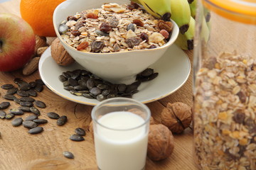 Müsli mit Apfel