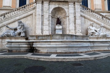 Fototapeta na wymiar Statue romaine