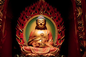 Fototapeta premium Buddha in the Tooth Relic Temple, Singapore