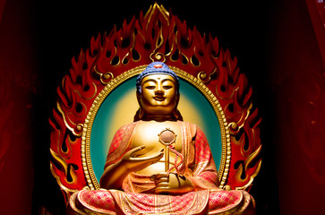 Fototapeta premium Buddha in the Tooth Relic Temple, Singapore