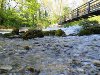 fluss und brucke