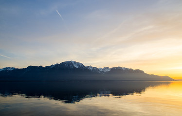 Fototapeta na wymiar Sunset at lake Geneva in Switzerland