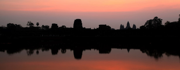 Fototapeta na wymiar Temple of Angkor Wat at sunrise.