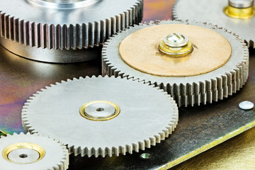 various connecting metallic gearwheels of industrial mechanism