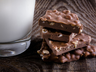 Squisita ciccolata al latte al riso soffiato
