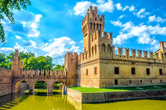 Bologna castle Minerbio