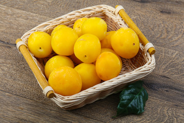 Yellow plums in the bowl
