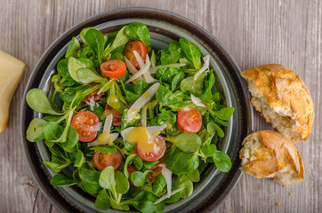 Lamb lettuce salad with dijon dressing