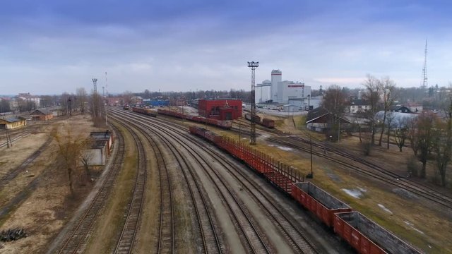 13246_Some_of_the_train_wagons_on_the_railways_in_Tartu.mov