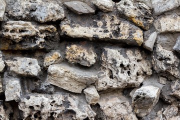 Laying of wild stone