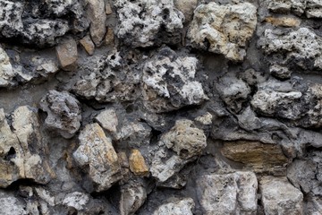 Laying of wild stone