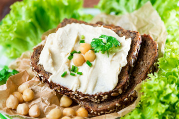 Hummus - Falafel - Produkte aus Kichererbsen