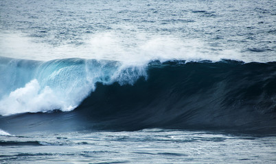 powerful ocean wave breaking