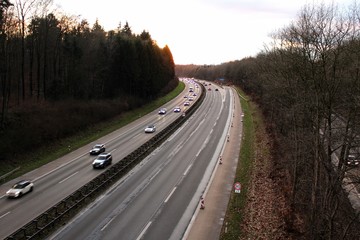 Autobahn A4 abends im Winter