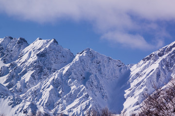 真冬の険しい山