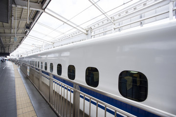 新幹線のホーム