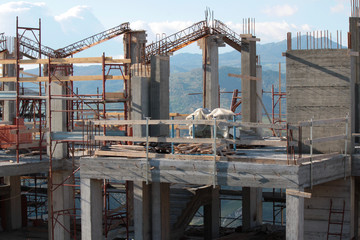 scheletro palazzina in costruzione lavoro 