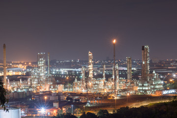Fototapeta na wymiar Petrochemical plant at twilight