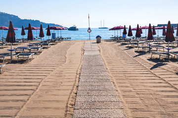 Obraz premium clean urban beach in giardini naxos town