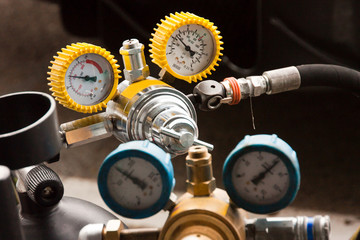 Pressure gauge 