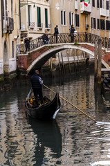 Fototapeta na wymiar venice gondolier, view of the venice canal with a gondola . venice. italy.