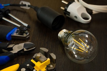 The most essential set of tools for repairs electricians